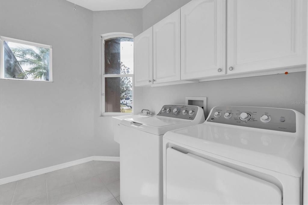 待售: $385,000 (2 贝兹, 2 浴室, 2206 平方英尺)