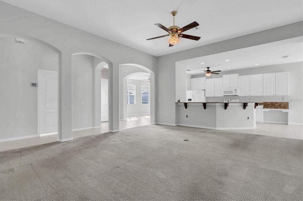 待售: $385,000 (2 贝兹, 2 浴室, 2206 平方英尺)