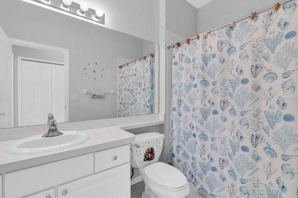 待售: $385,000 (2 贝兹, 2 浴室, 2206 平方英尺)