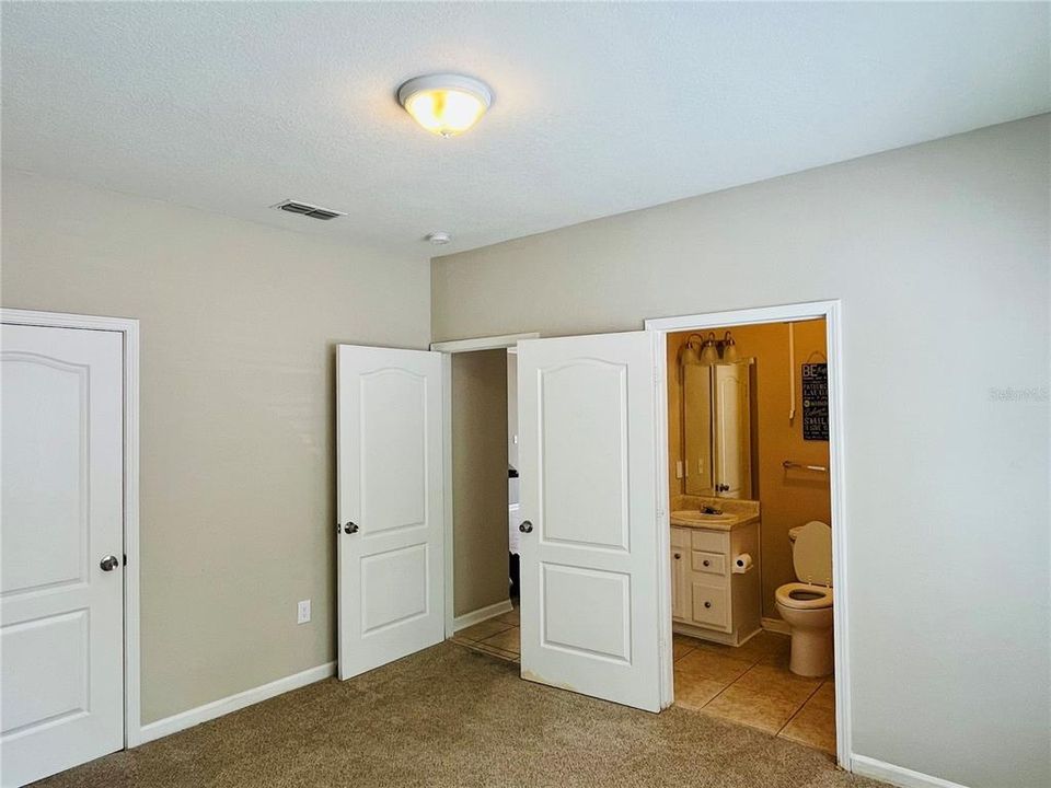 For Sale: $140,000 (2 beds, 2 baths, 1110 Square Feet)