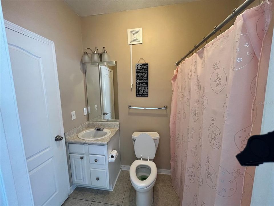 For Sale: $140,000 (2 beds, 2 baths, 1110 Square Feet)