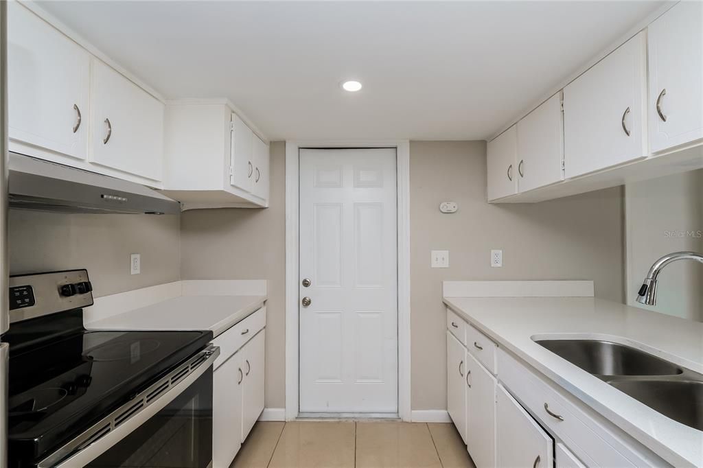 En Renta: $1,945 (3 camas, 2 baños, 1272 Pies cuadrados)