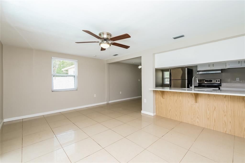 En Renta: $1,945 (3 camas, 2 baños, 1272 Pies cuadrados)