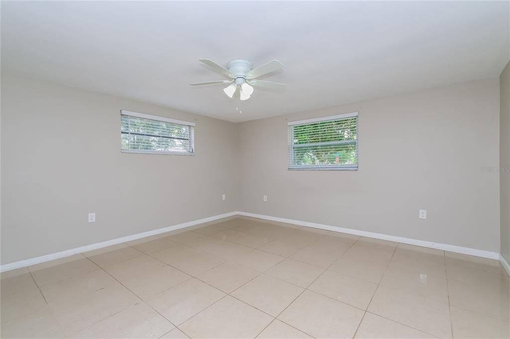 En Renta: $1,945 (3 camas, 2 baños, 1272 Pies cuadrados)