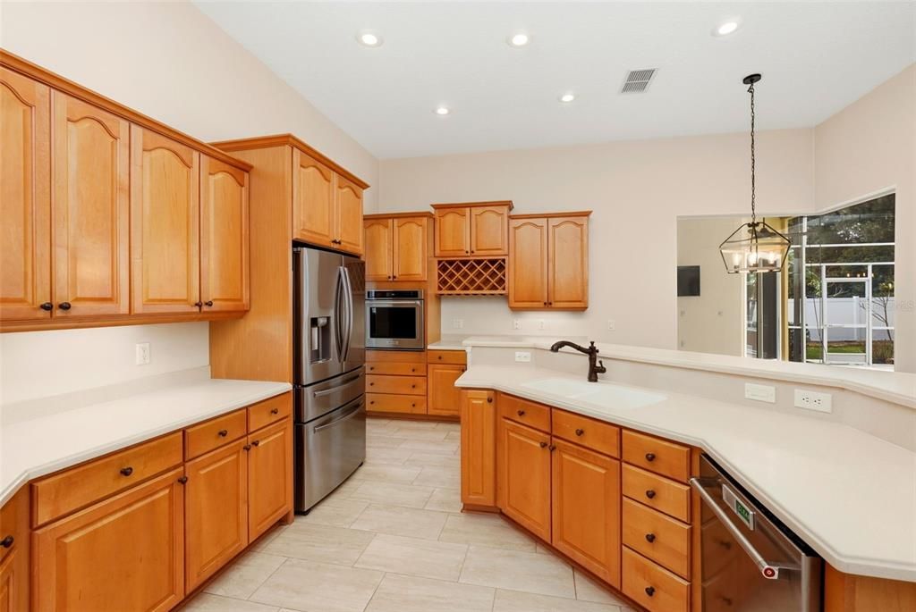 For Sale: $899,000 (5 beds, 3 baths, 3200 Square Feet)