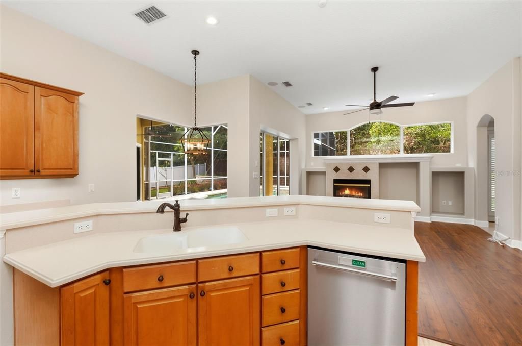 For Sale: $899,000 (5 beds, 3 baths, 3200 Square Feet)