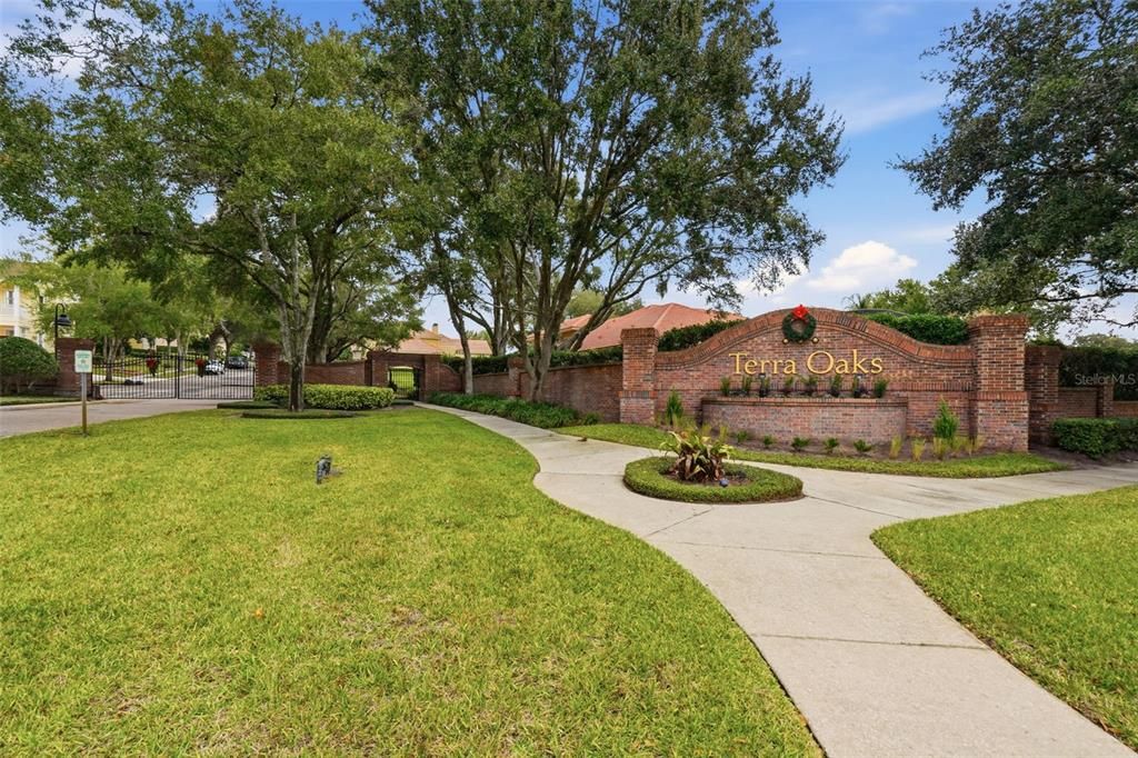 For Sale: $899,000 (5 beds, 3 baths, 3200 Square Feet)