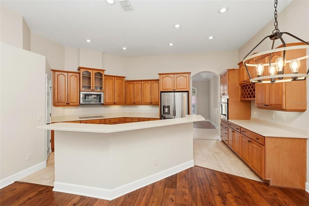 For Sale: $899,000 (5 beds, 3 baths, 3200 Square Feet)