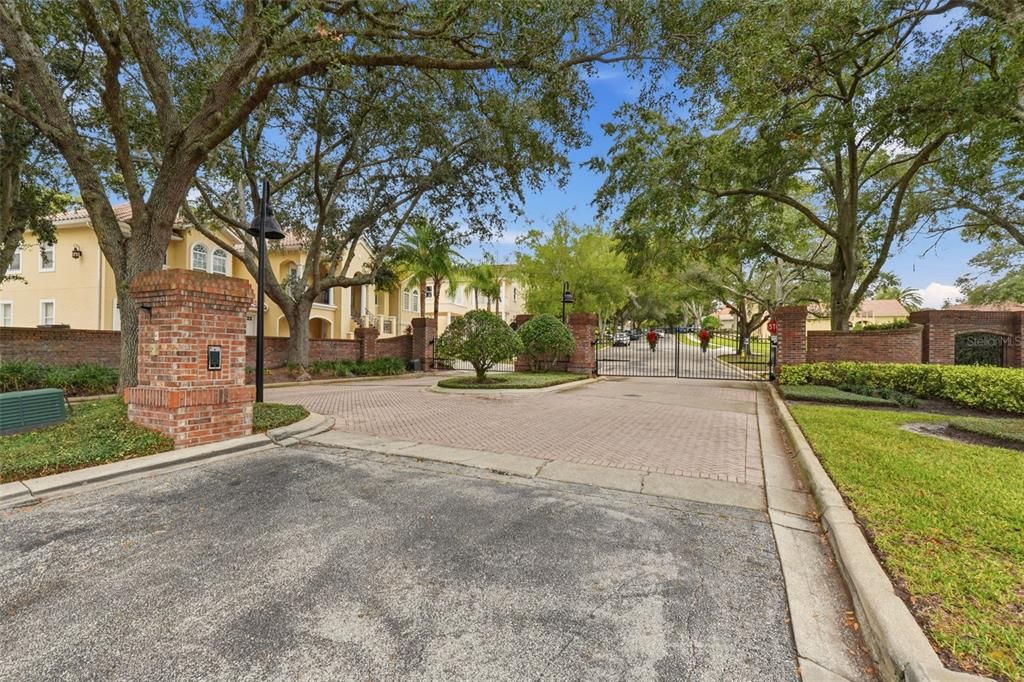 For Sale: $899,000 (5 beds, 3 baths, 3200 Square Feet)