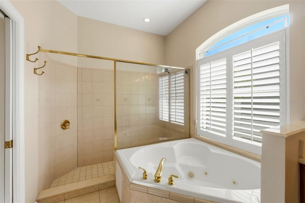 For Sale: $899,000 (5 beds, 3 baths, 3200 Square Feet)