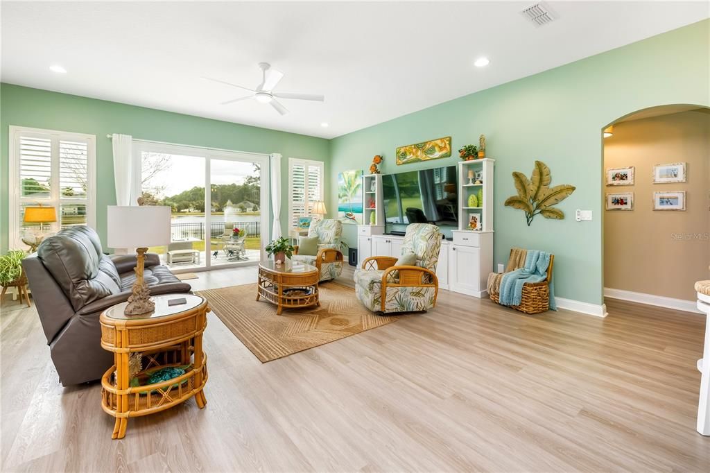 For Sale: $624,900 (4 beds, 2 baths, 2605 Square Feet)