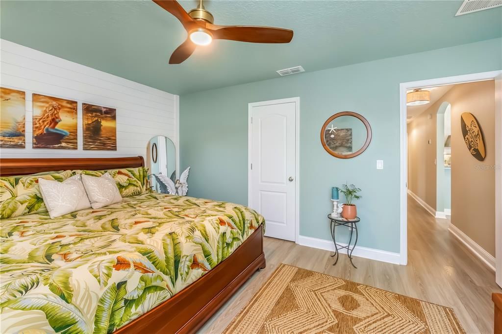 For Sale: $624,900 (4 beds, 2 baths, 2605 Square Feet)