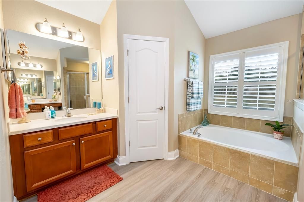 For Sale: $624,900 (4 beds, 2 baths, 2605 Square Feet)