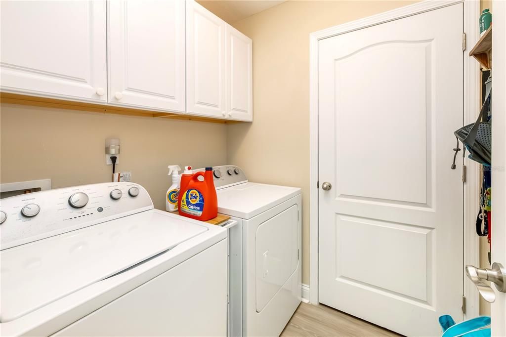 For Sale: $624,900 (4 beds, 2 baths, 2605 Square Feet)