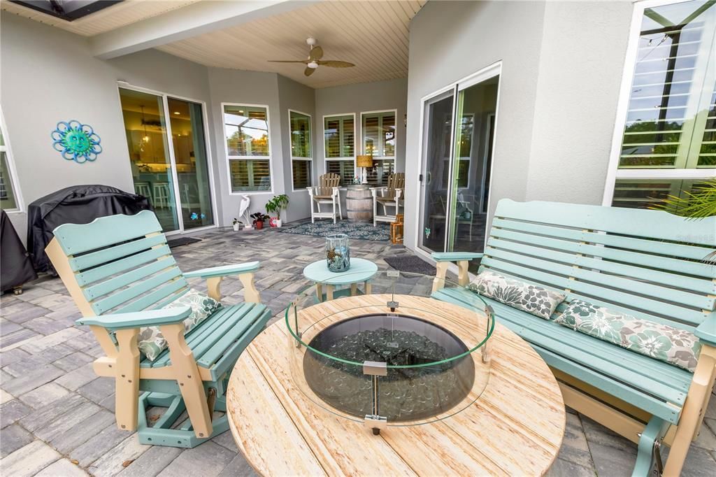 For Sale: $624,900 (4 beds, 2 baths, 2605 Square Feet)