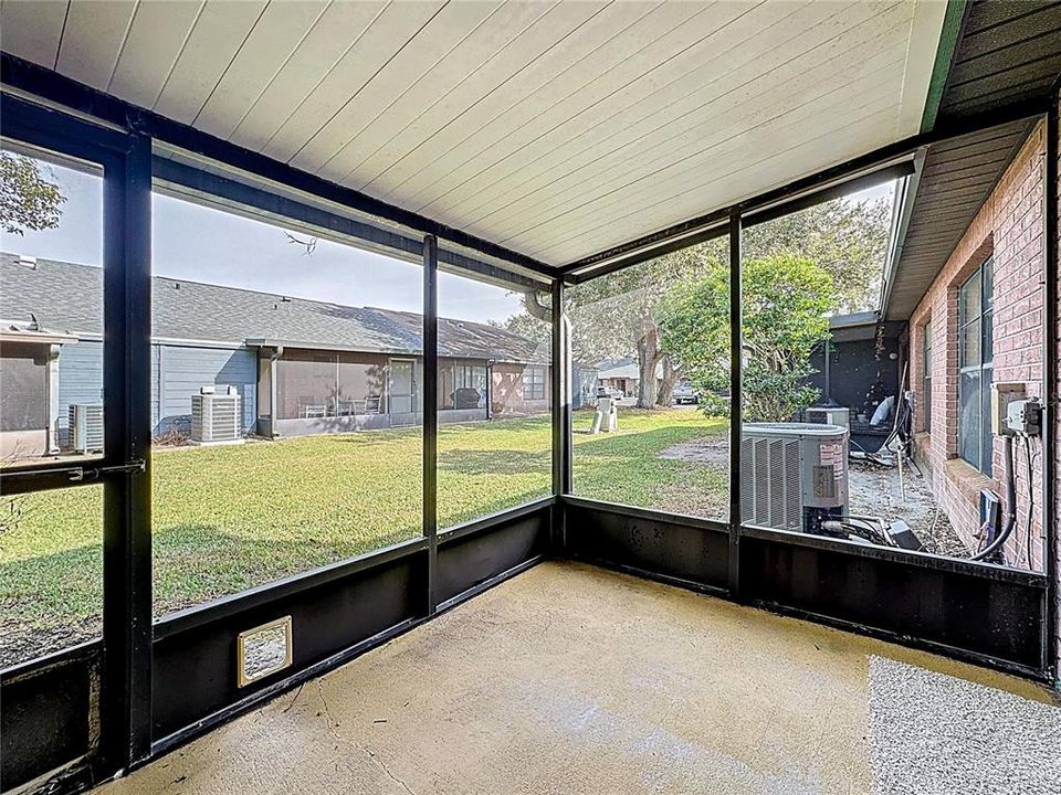 For Sale: $185,000 (1 beds, 1 baths, 709 Square Feet)