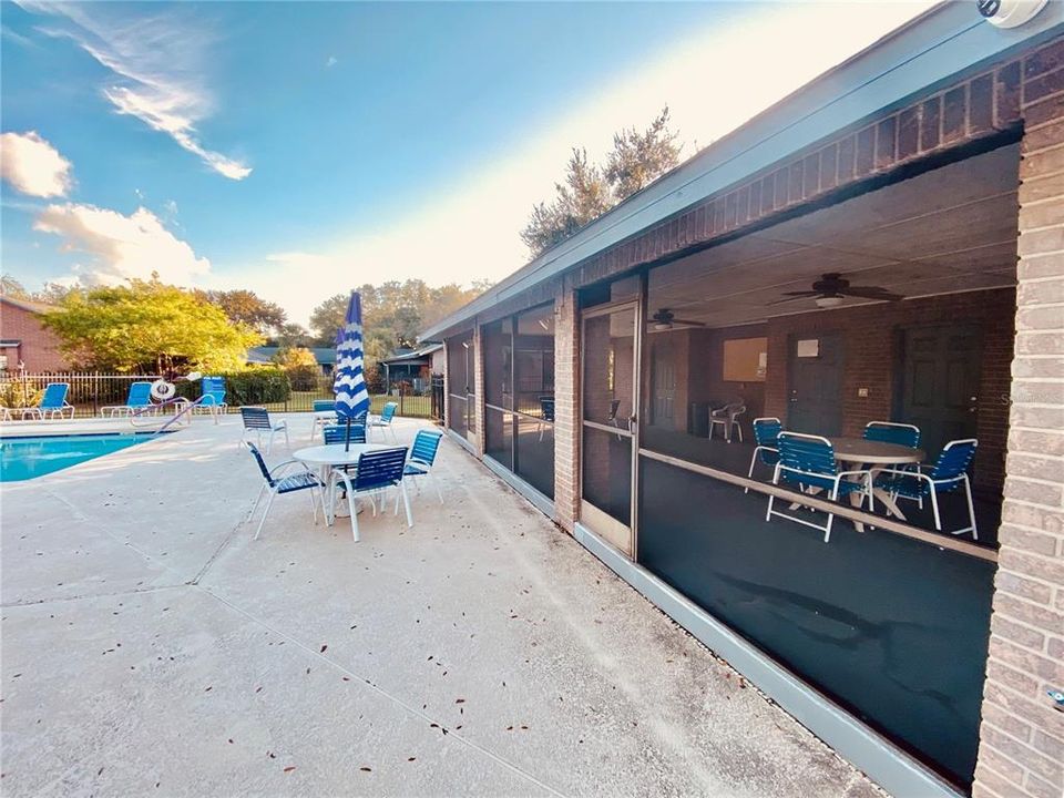 For Sale: $185,000 (1 beds, 1 baths, 709 Square Feet)