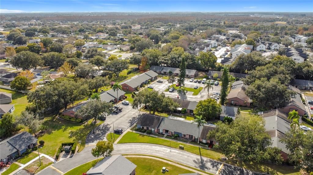 For Sale: $185,000 (1 beds, 1 baths, 709 Square Feet)