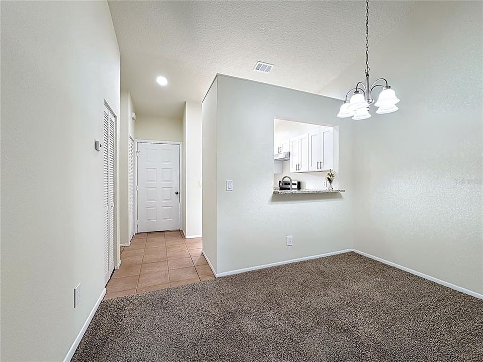 For Sale: $185,000 (1 beds, 1 baths, 709 Square Feet)