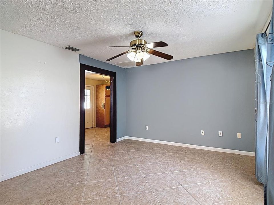 En Venta: $239,000 (3 camas, 1 baños, 915 Pies cuadrados)