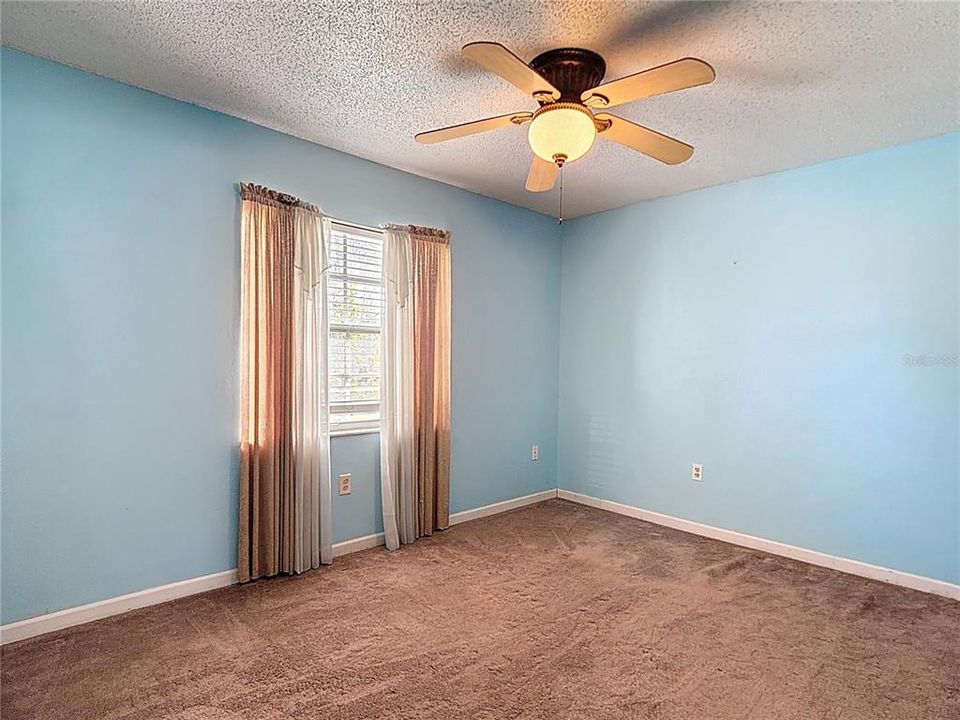 En Venta: $239,000 (3 camas, 1 baños, 915 Pies cuadrados)