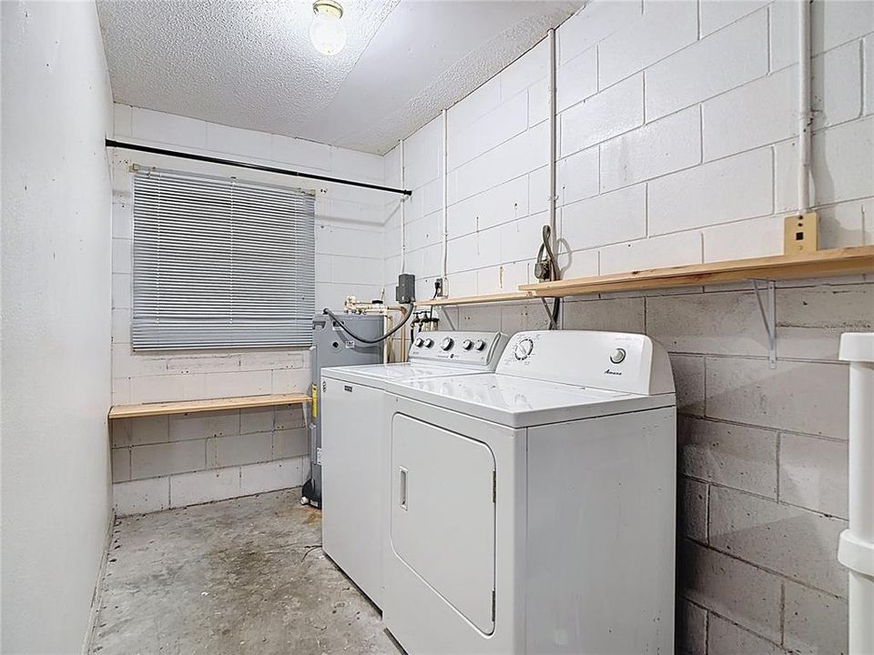 En Venta: $239,000 (3 camas, 1 baños, 915 Pies cuadrados)