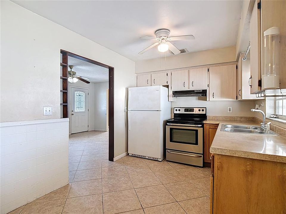 En Venta: $239,000 (3 camas, 1 baños, 915 Pies cuadrados)