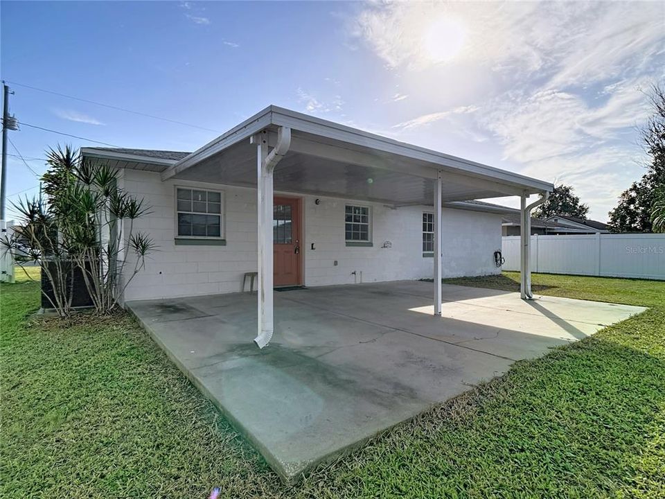 En Venta: $239,000 (3 camas, 1 baños, 915 Pies cuadrados)