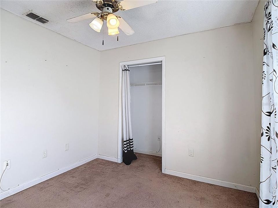 En Venta: $239,000 (3 camas, 1 baños, 915 Pies cuadrados)