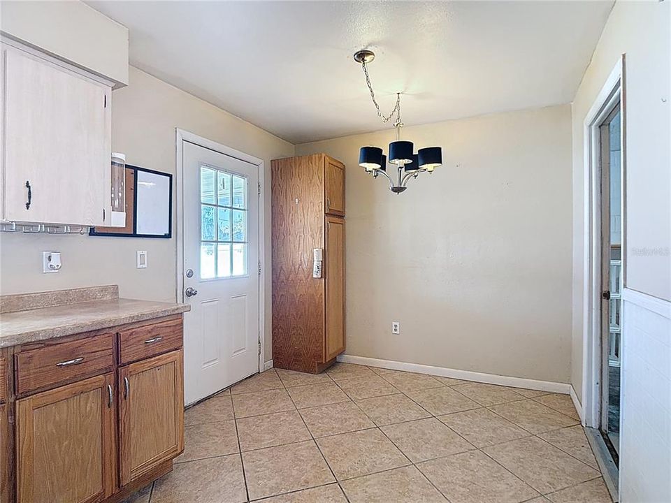 En Venta: $239,000 (3 camas, 1 baños, 915 Pies cuadrados)