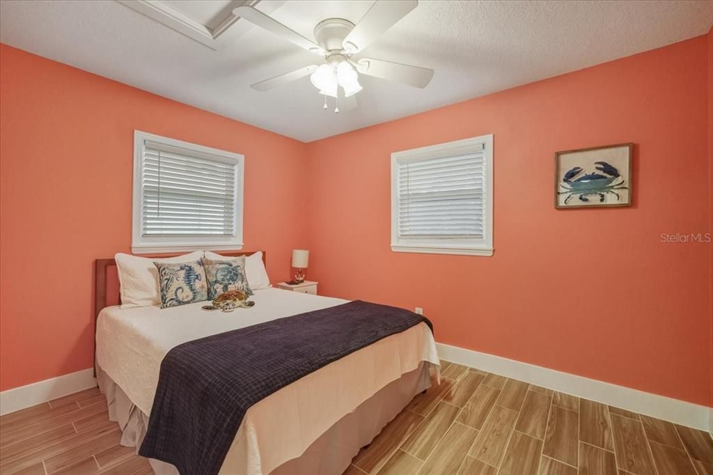 For Sale: $550,000 (3 beds, 2 baths, 1425 Square Feet)