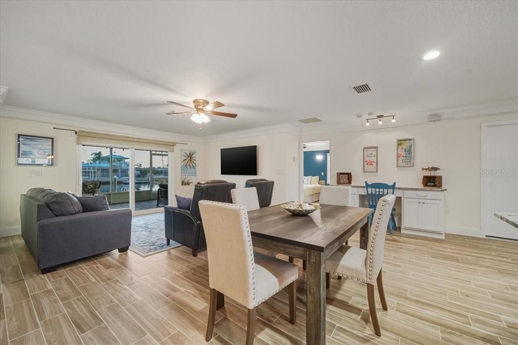 For Sale: $550,000 (3 beds, 2 baths, 1425 Square Feet)