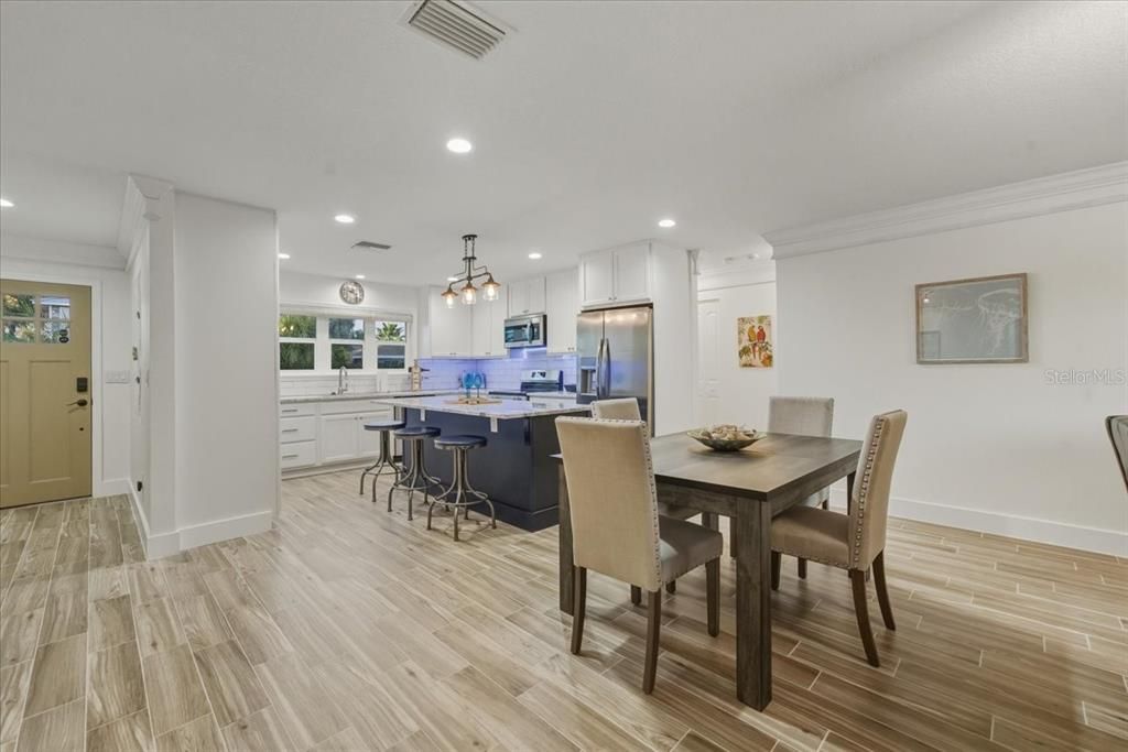 For Sale: $550,000 (3 beds, 2 baths, 1425 Square Feet)