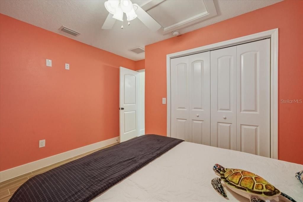 For Sale: $550,000 (3 beds, 2 baths, 1425 Square Feet)