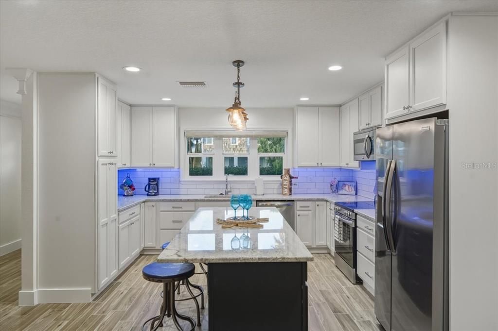 For Sale: $550,000 (3 beds, 2 baths, 1425 Square Feet)