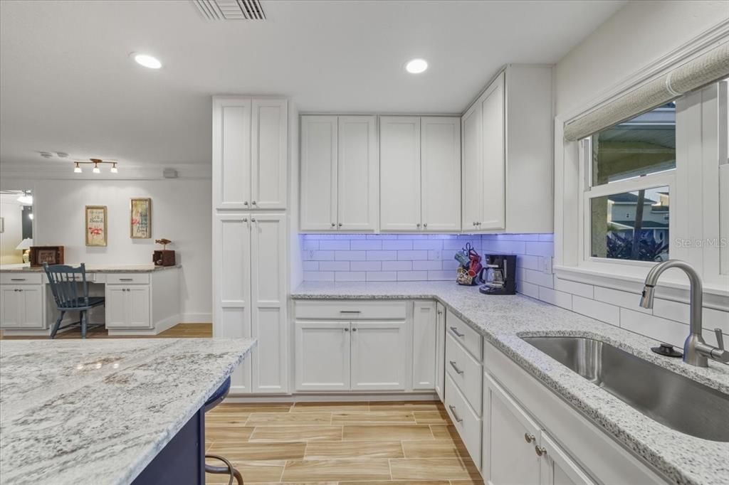 For Sale: $550,000 (3 beds, 2 baths, 1425 Square Feet)