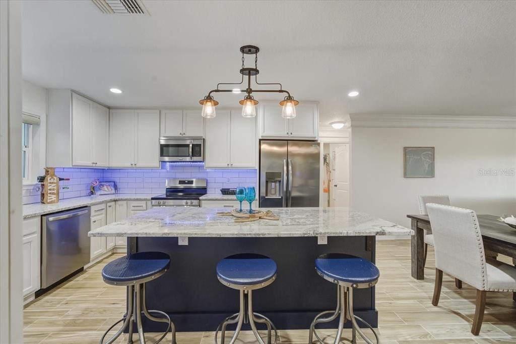 For Sale: $550,000 (3 beds, 2 baths, 1425 Square Feet)