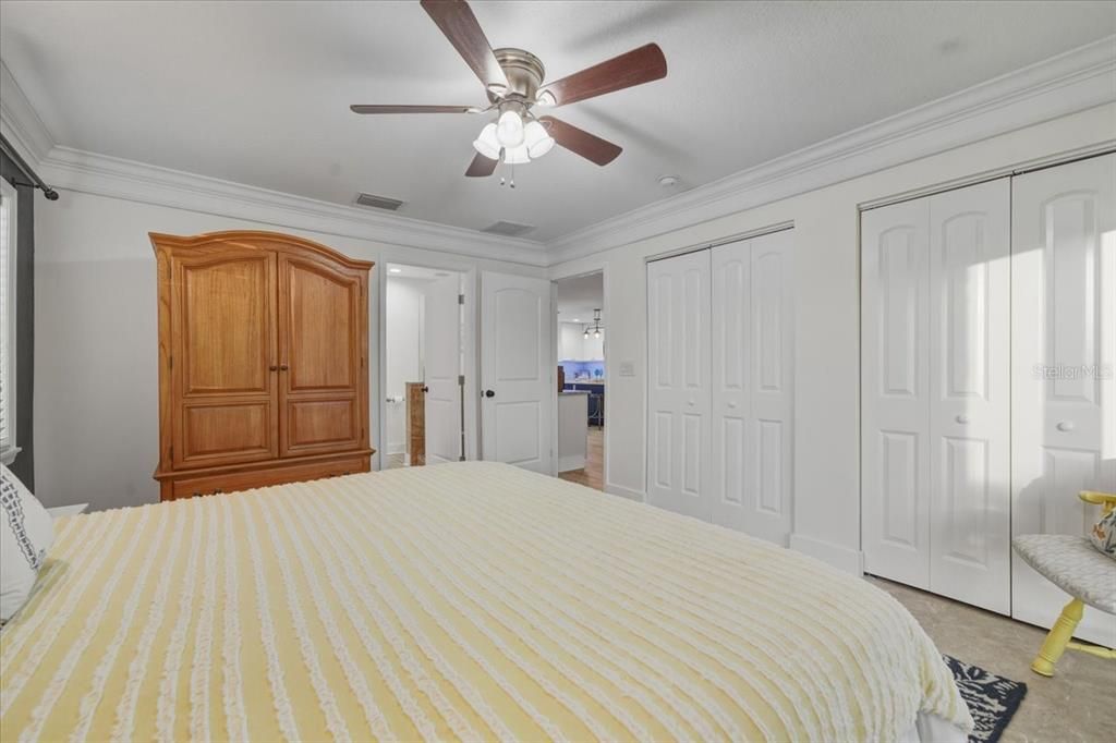 For Sale: $550,000 (3 beds, 2 baths, 1425 Square Feet)