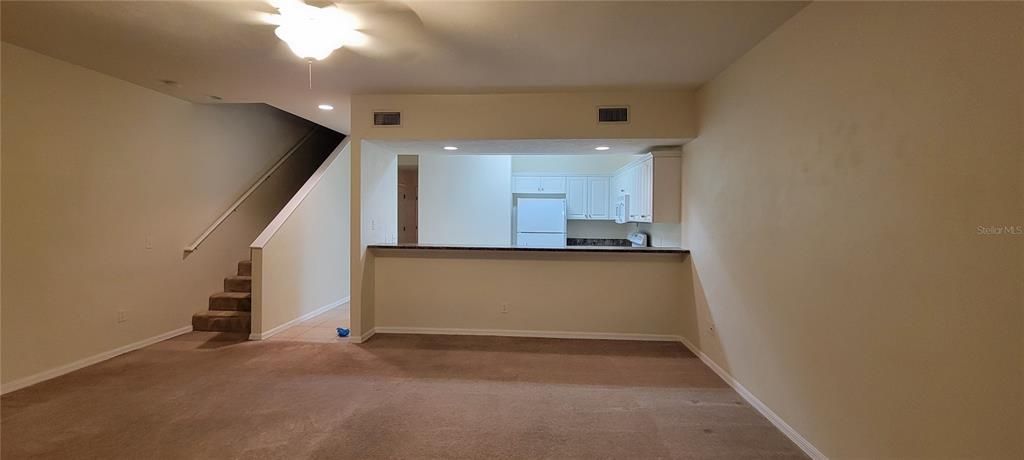 В аренду: $1,850 (3 спален, 2 ванн, 1747 Квадратных фут)