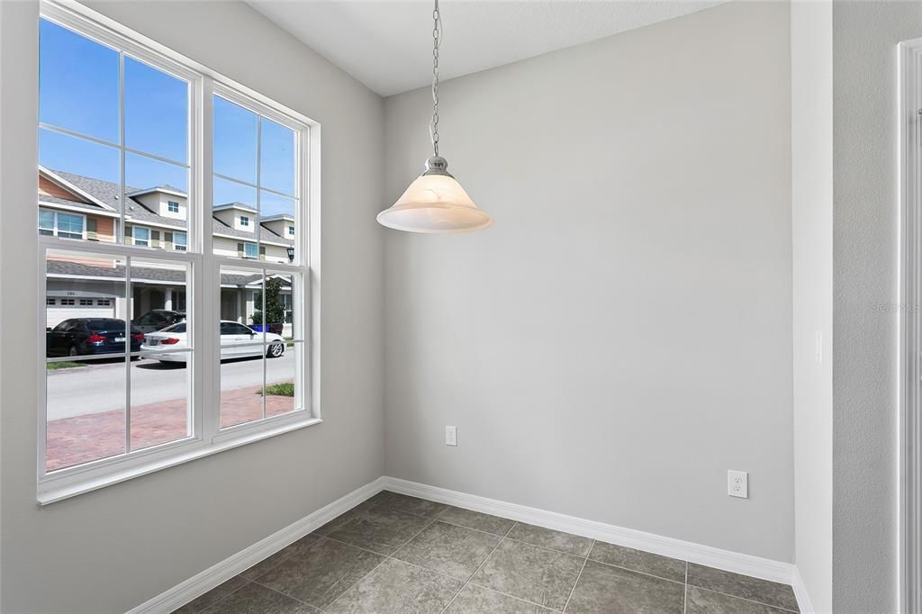 出租: $2,195 (4 贝兹, 2 浴室, 1880 平方英尺)