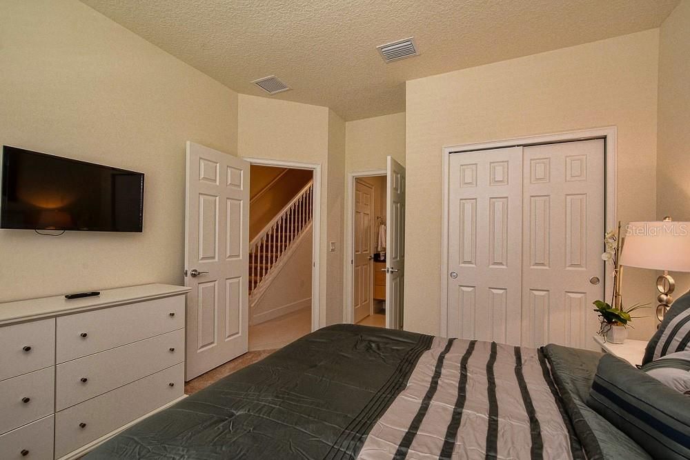 En Venta: $311,000 (3 camas, 3 baños, 1501 Pies cuadrados)