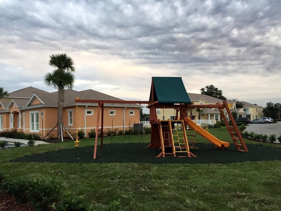 En Venta: $311,000 (3 camas, 3 baños, 1501 Pies cuadrados)