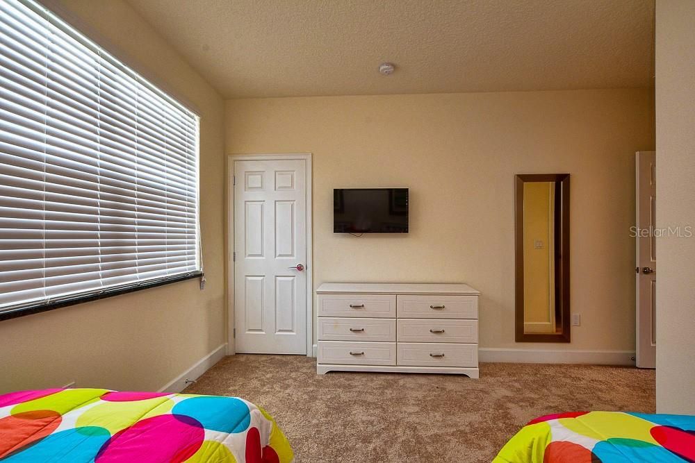 En Venta: $311,000 (3 camas, 3 baños, 1501 Pies cuadrados)