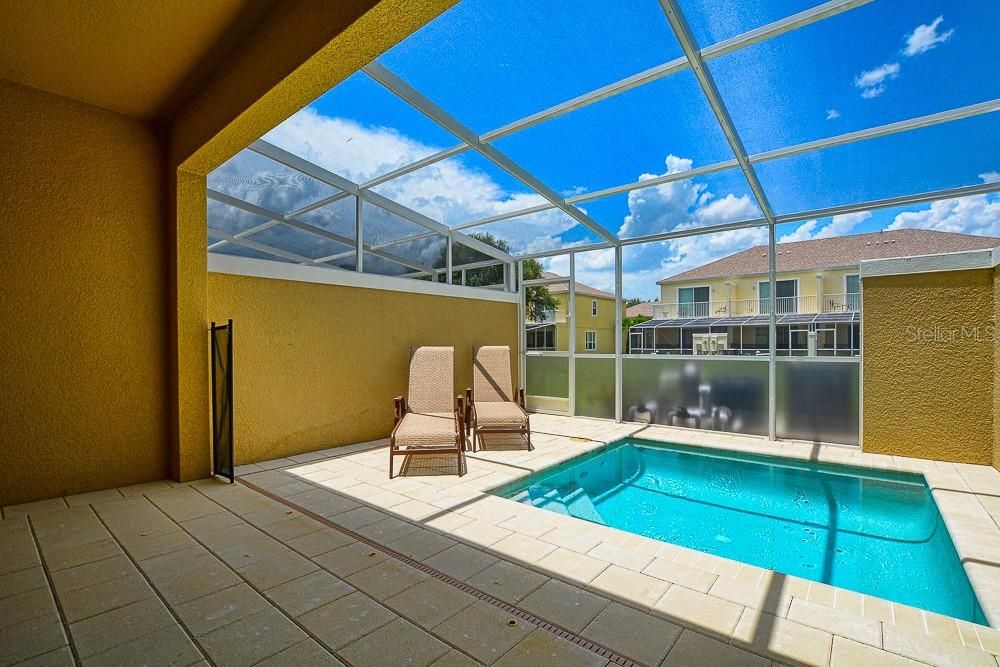 En Venta: $311,000 (3 camas, 3 baños, 1501 Pies cuadrados)