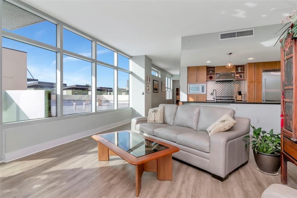 En Venta: $485,000 (1 camas, 1 baños, 1383 Pies cuadrados)