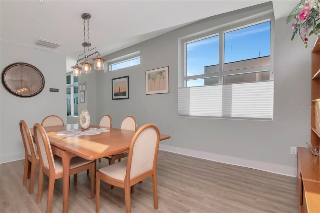 En Venta: $485,000 (1 camas, 1 baños, 1383 Pies cuadrados)