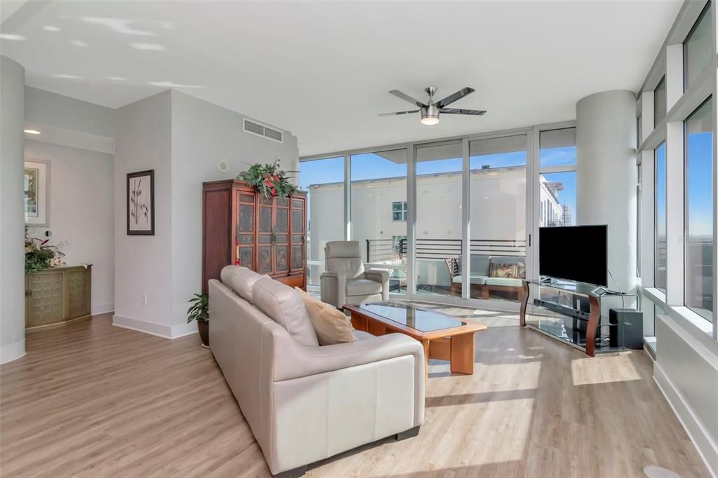 En Venta: $485,000 (1 camas, 1 baños, 1383 Pies cuadrados)