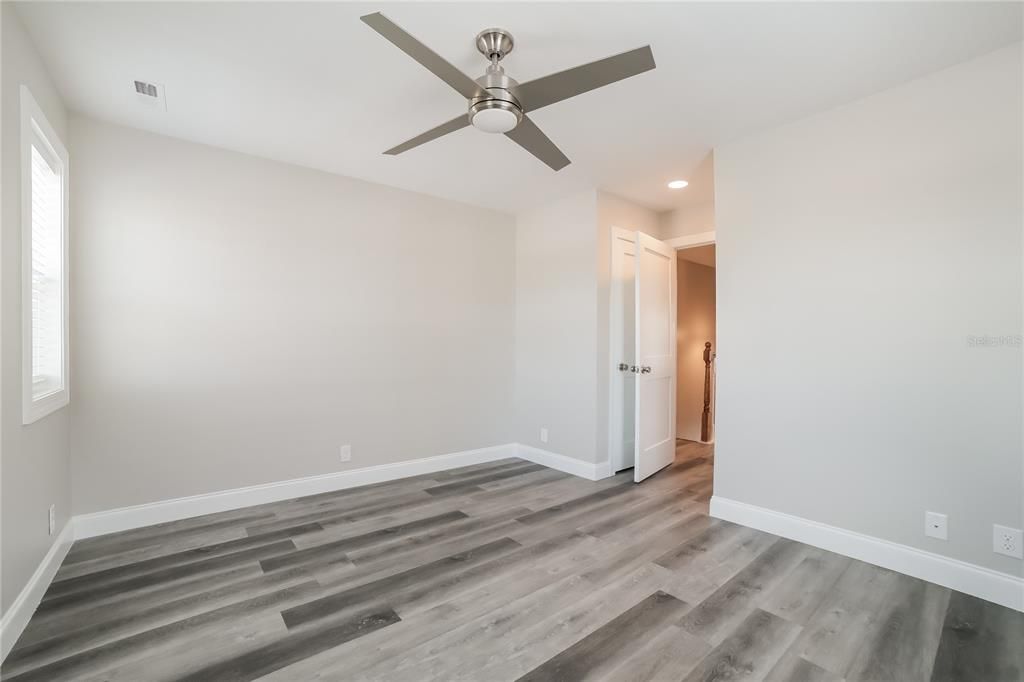 出租: $1,980 (2 贝兹, 1 浴室, 938 平方英尺)