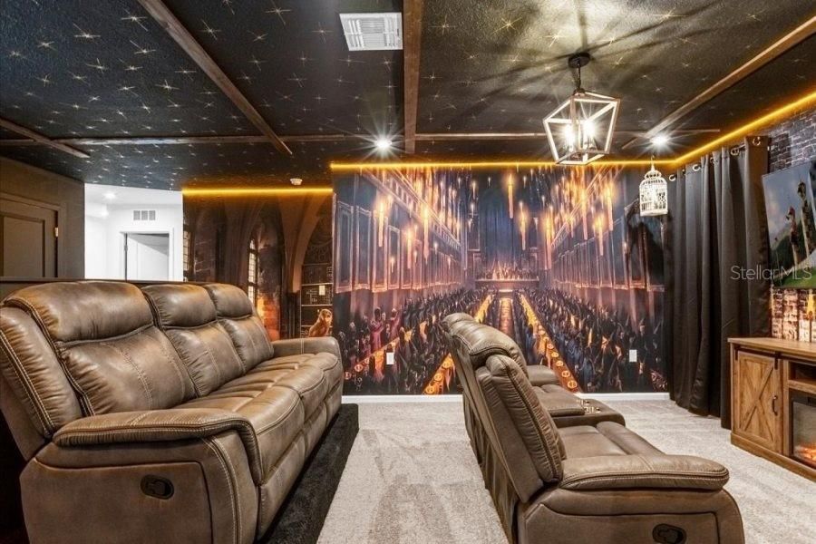 En Venta: $1,100,000 (9 camas, 6 baños, 4363 Pies cuadrados)