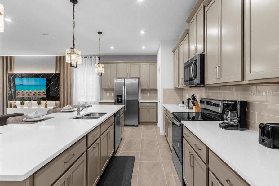 En Venta: $1,100,000 (9 camas, 6 baños, 4363 Pies cuadrados)